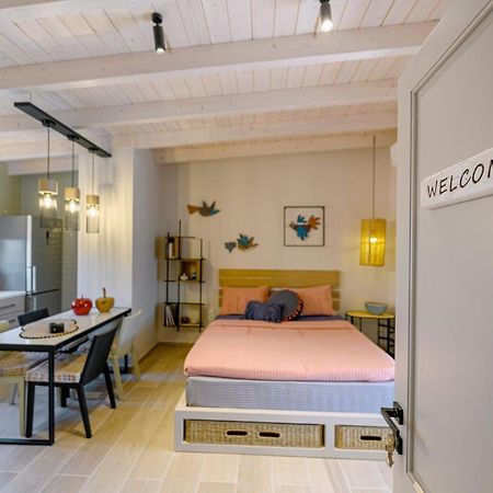 Fiorela'S Casa- A Stylish Loft Apartment In The Heart Of Préveza Kültér fotó