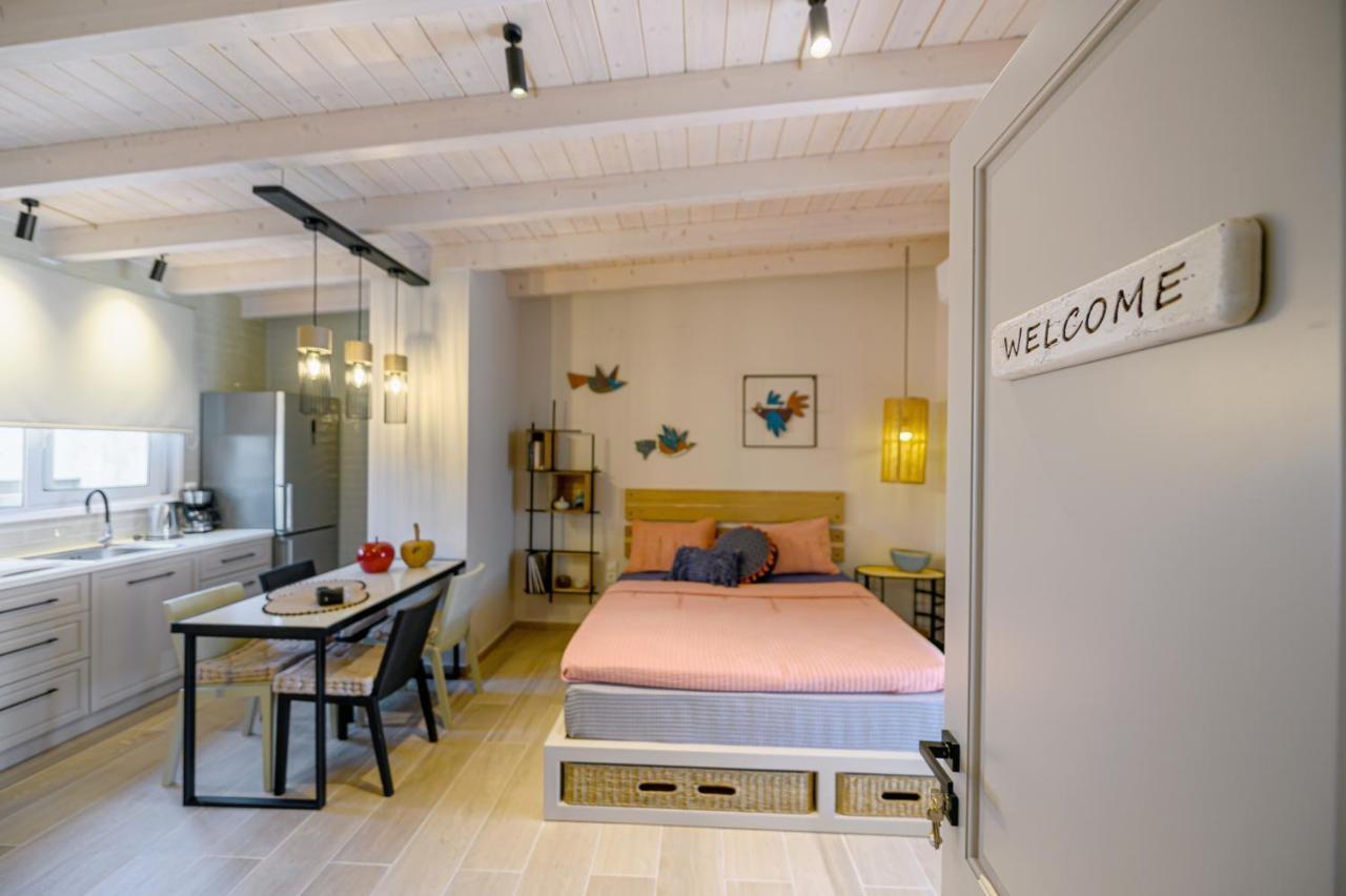 Fiorela'S Casa- A Stylish Loft Apartment In The Heart Of Préveza Kültér fotó